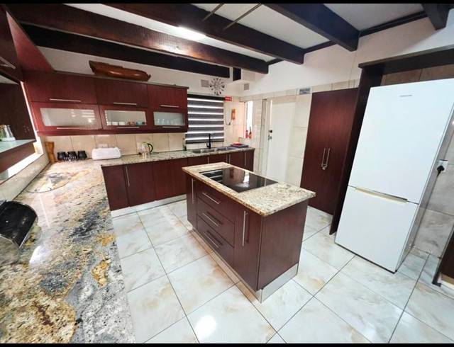 5 BEDROOM PROPERTY TO RENT IN RIVONIA